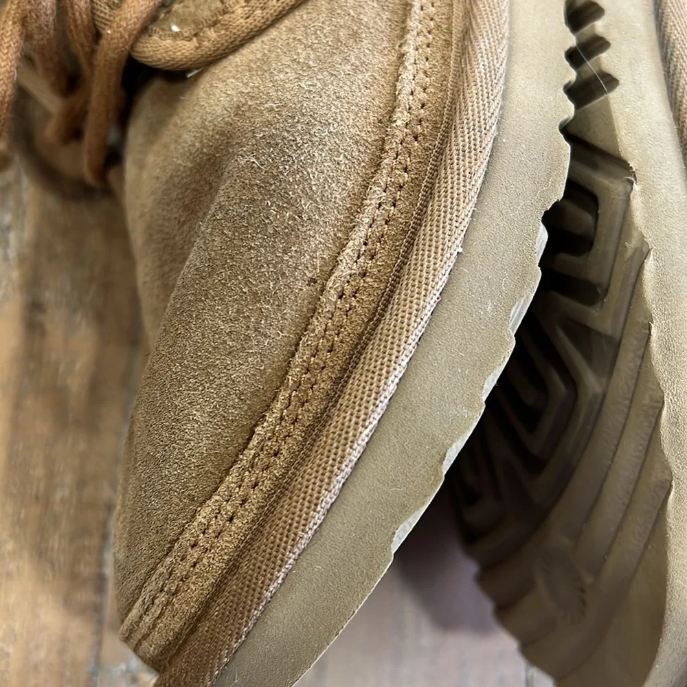 UGG tan exterior